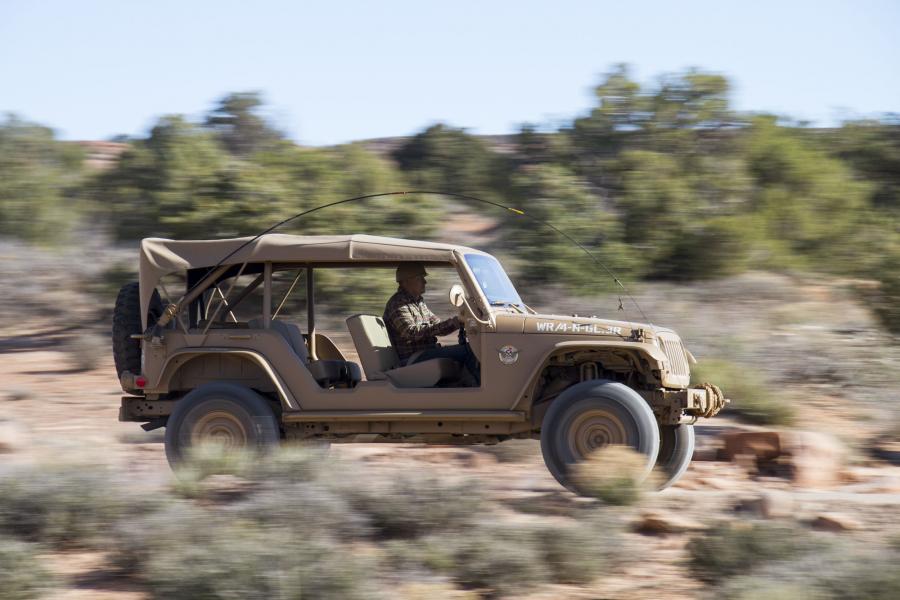  Jeep Wrangler Staff Car Concept 2015 года  (фото 19 из 23)